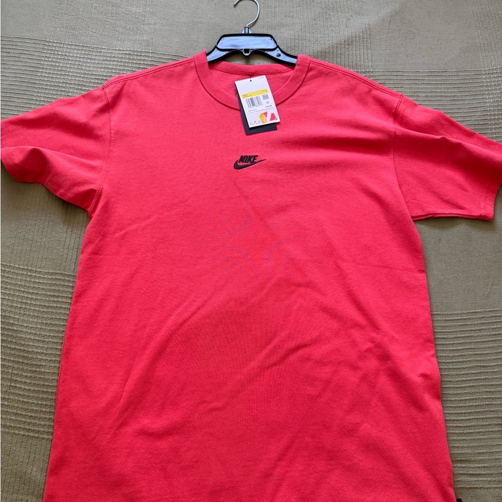 Nike Men's Vibrant Red Short Sleeve Tee